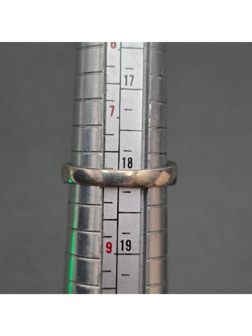 Vintage Sterling Silver Cubic Zirconia Ring Interlocking Band Size 8 Stacking - Picture 9 of 10